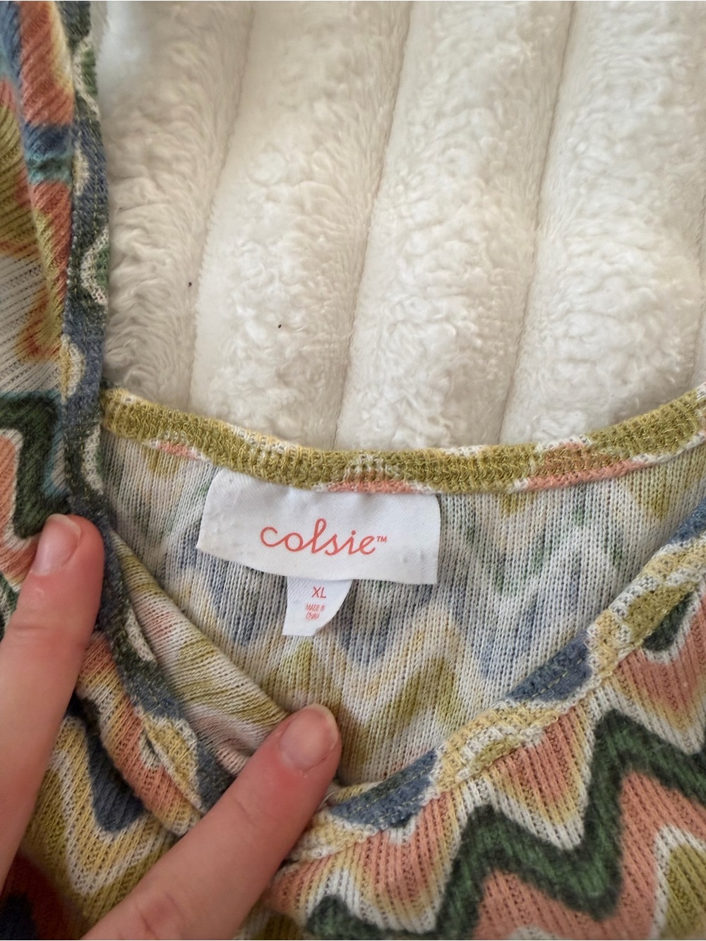 Colsie Multicolor Chevron Ribbed Crop Top - Picture 4 of 4